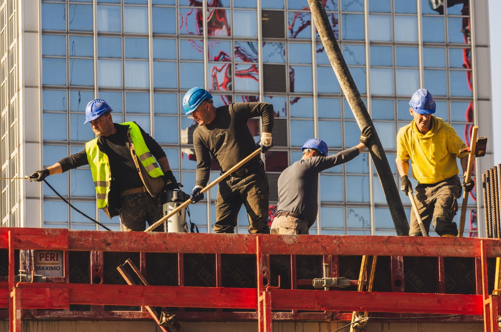 Bomba lança de concreto 36 metros